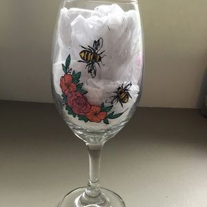 Bee and floral wine glass